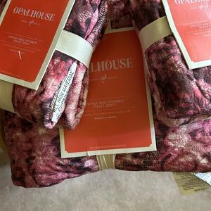 Opalhouse 3 Piece F/Q  Quilt & Shams Set. RARE